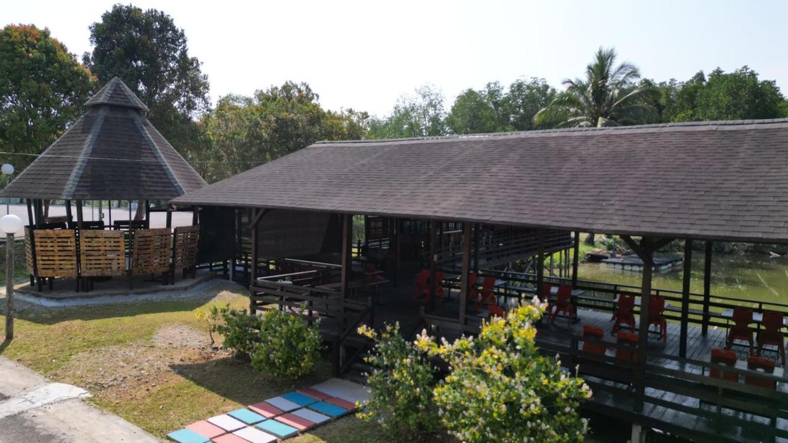 Putra Sentosa Retreat Camp, Sematan Hotel Exterior foto