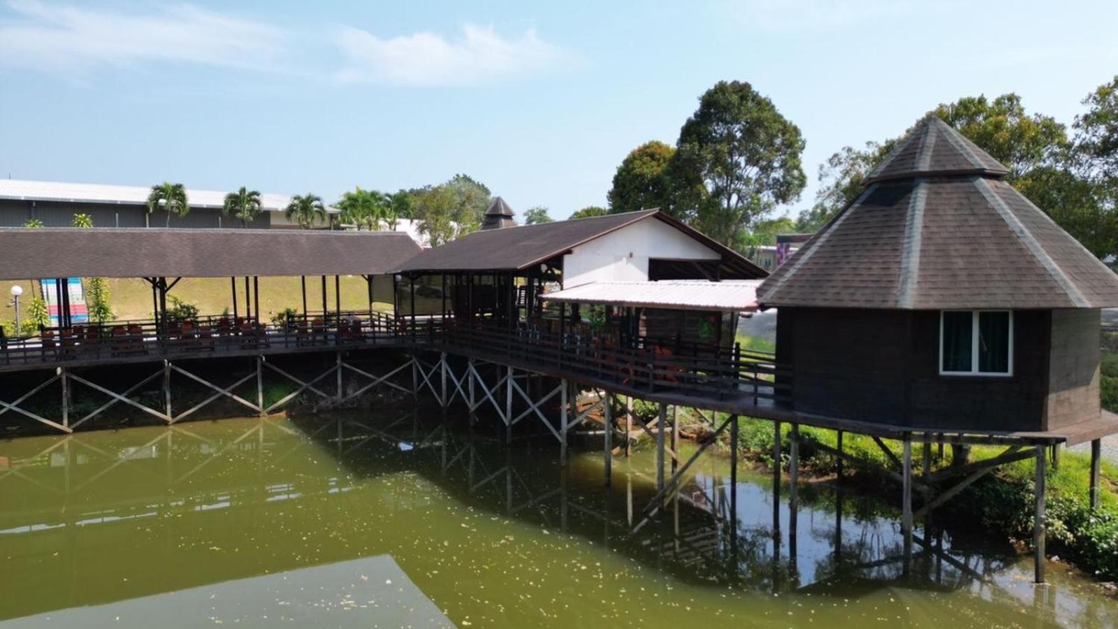 Putra Sentosa Retreat Camp, Sematan Hotel Exterior foto